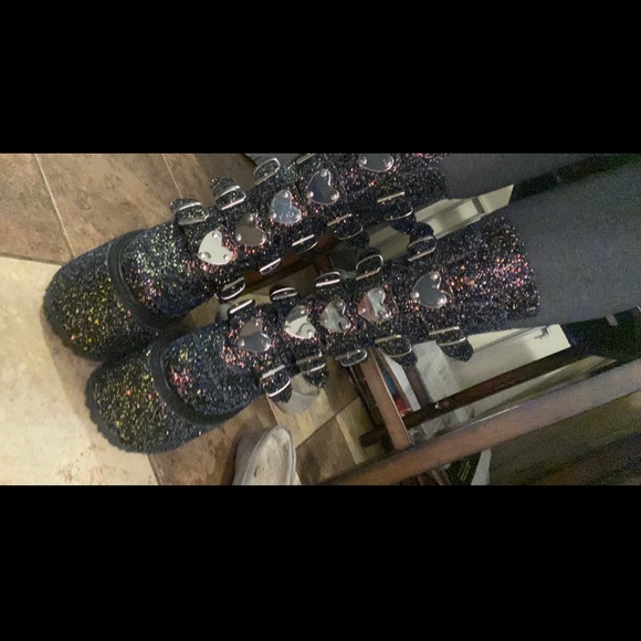 Demonia Swing 230-G size 7 - Picture 3 of 3